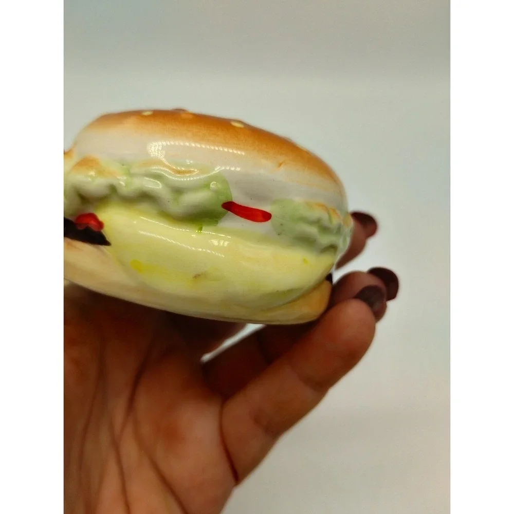 Ceramic Cheeseburgers Salt And Pepper Shakers Stoppers Intact